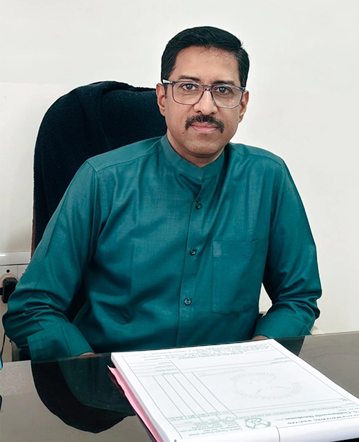 Lead dentist with 28 years of experience and 1.2 lakh happy patients